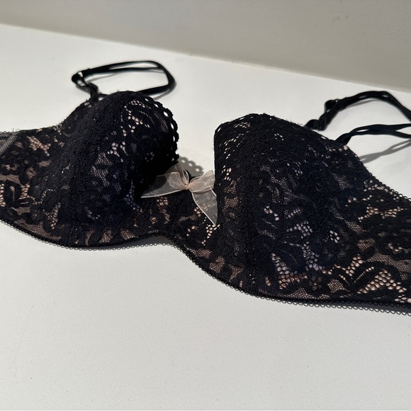 B Tempt’d Black Lace Bra - Picture 2 of 10